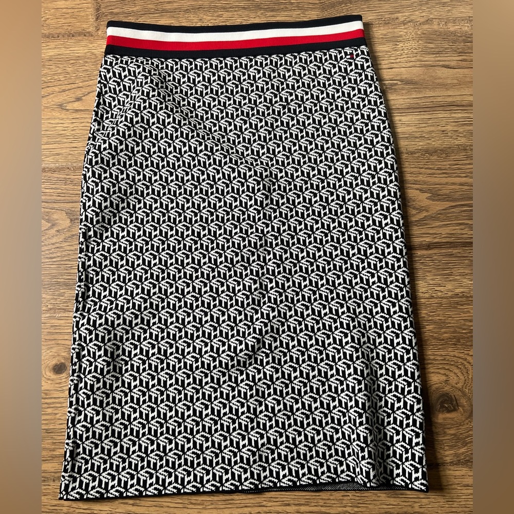 Tommy Hilfiger Knit knee-length skirt